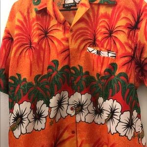Mens Medium Hawaiian Button Up Shirt